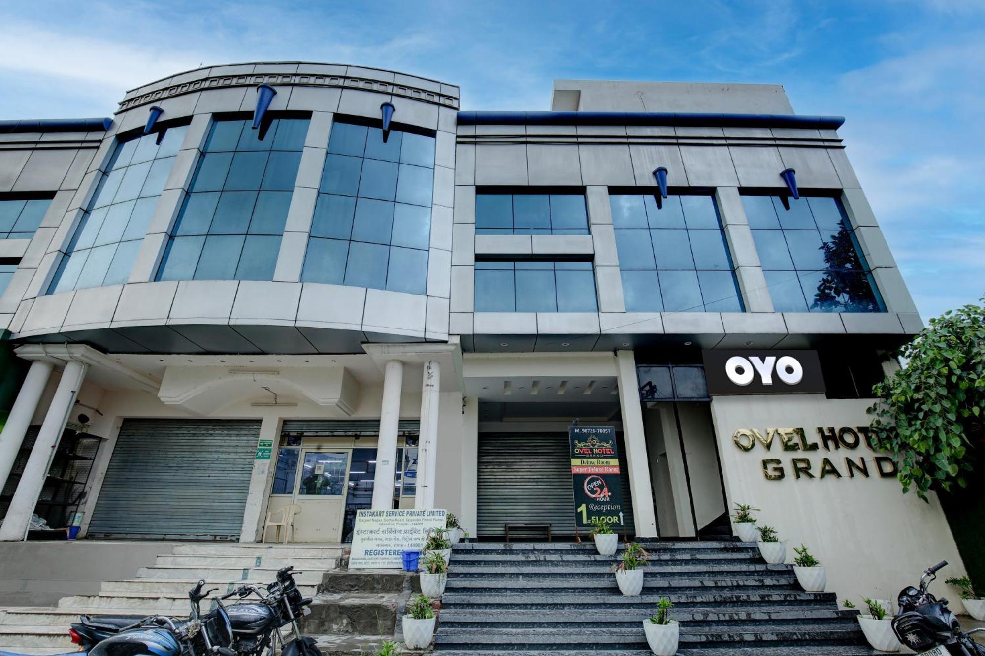 Super Collection O Ovel Hotel Grand Abadpura Exterior foto