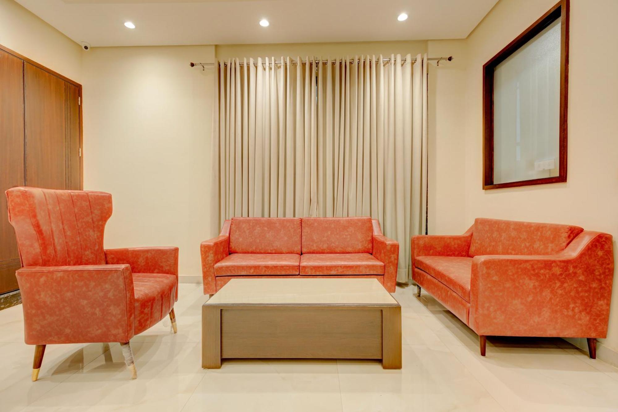 Super Collection O Ovel Hotel Grand Abadpura Exterior foto