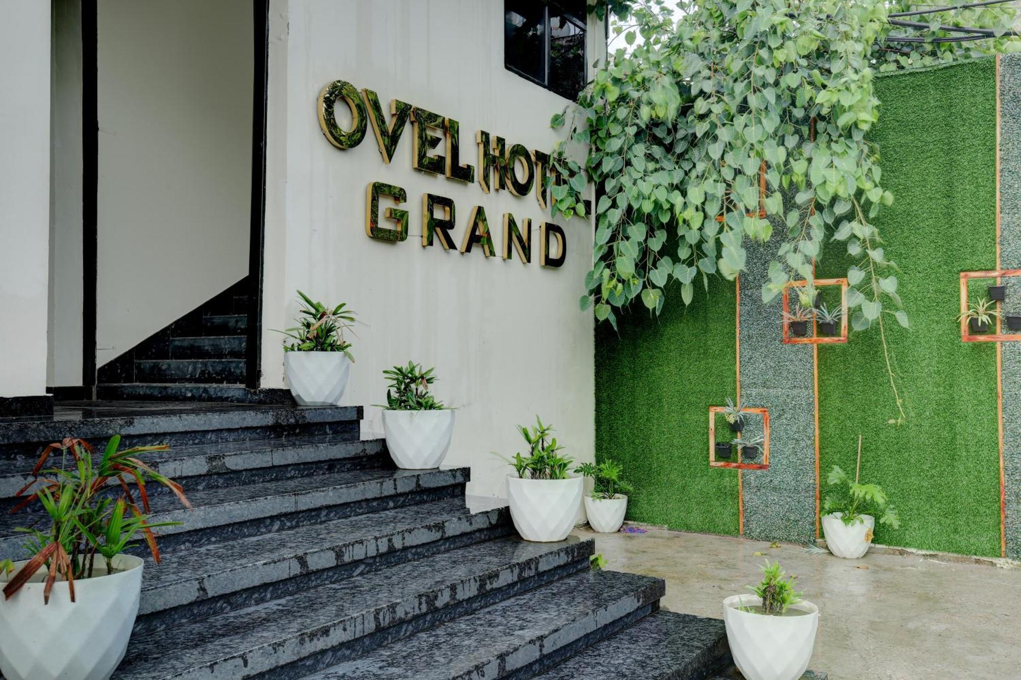 Super Collection O Ovel Hotel Grand Abadpura Exterior foto