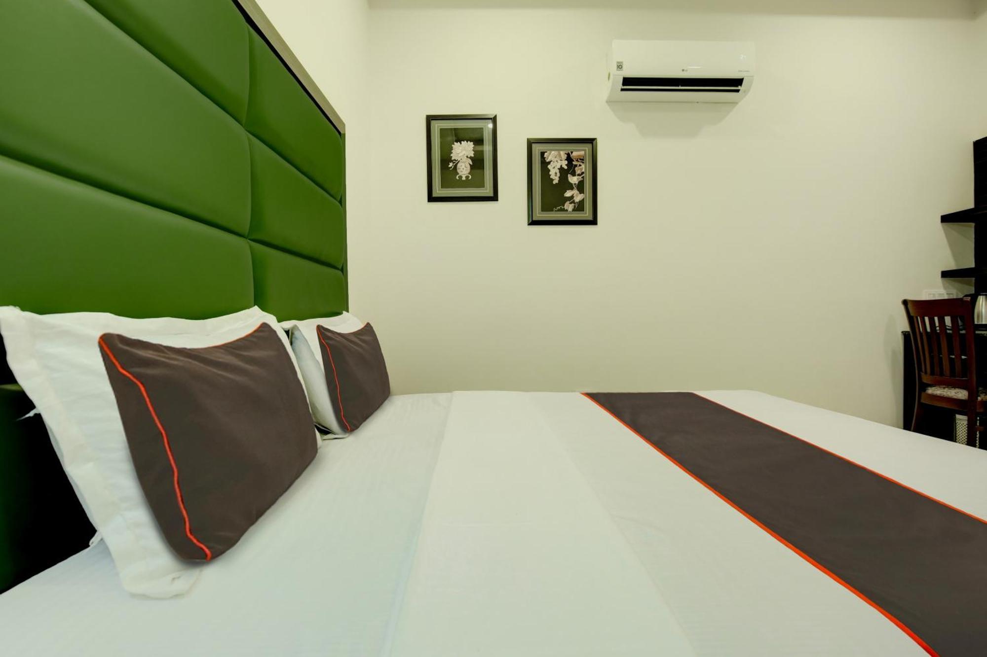 Super Collection O Ovel Hotel Grand Abadpura Exterior foto